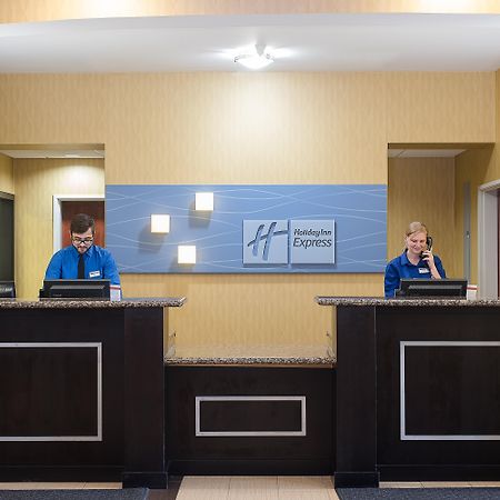 Holiday Inn Express And Suites Lafayette East By Ihg Bagian luar foto