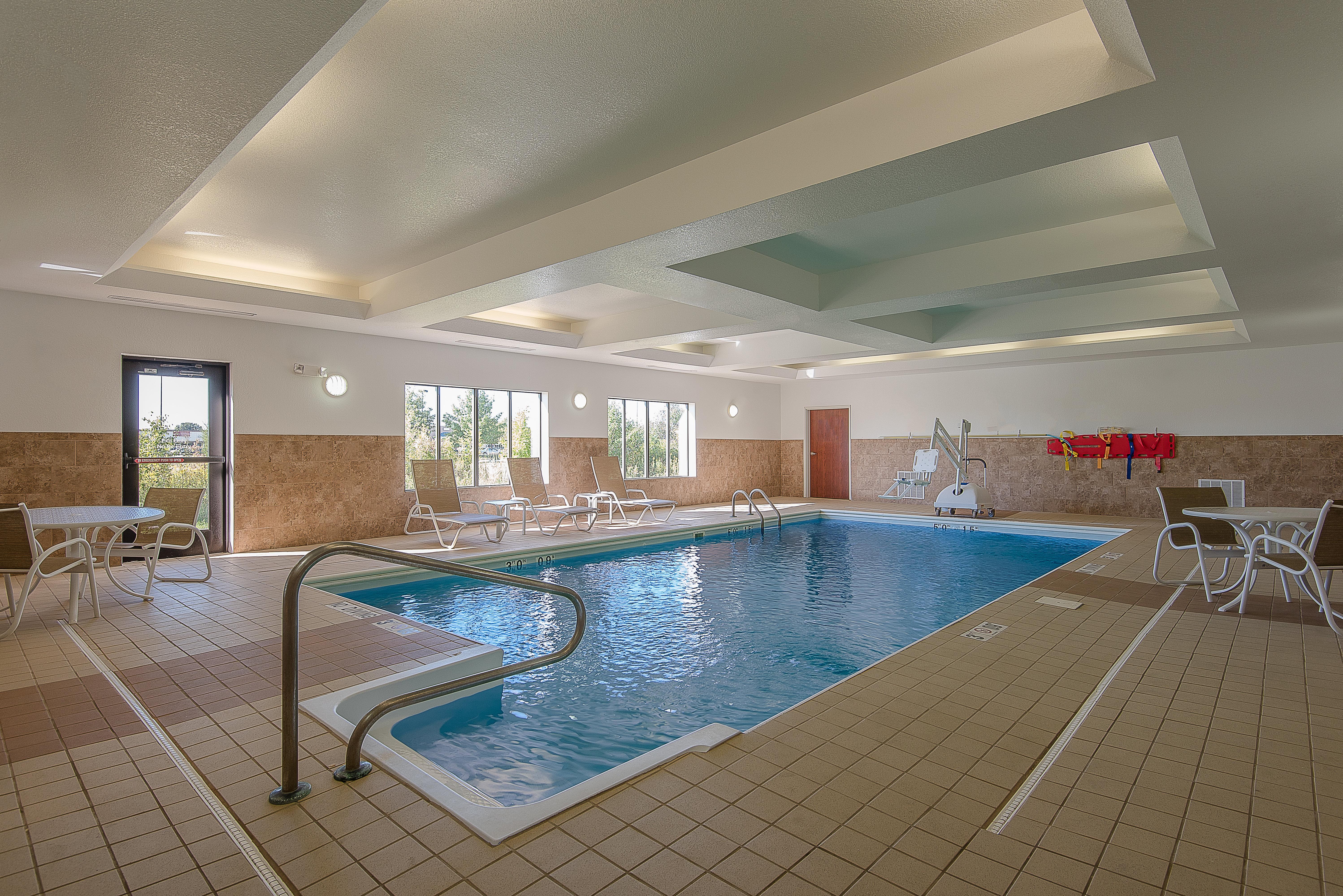 Holiday Inn Express And Suites Lafayette East By Ihg Bagian luar foto