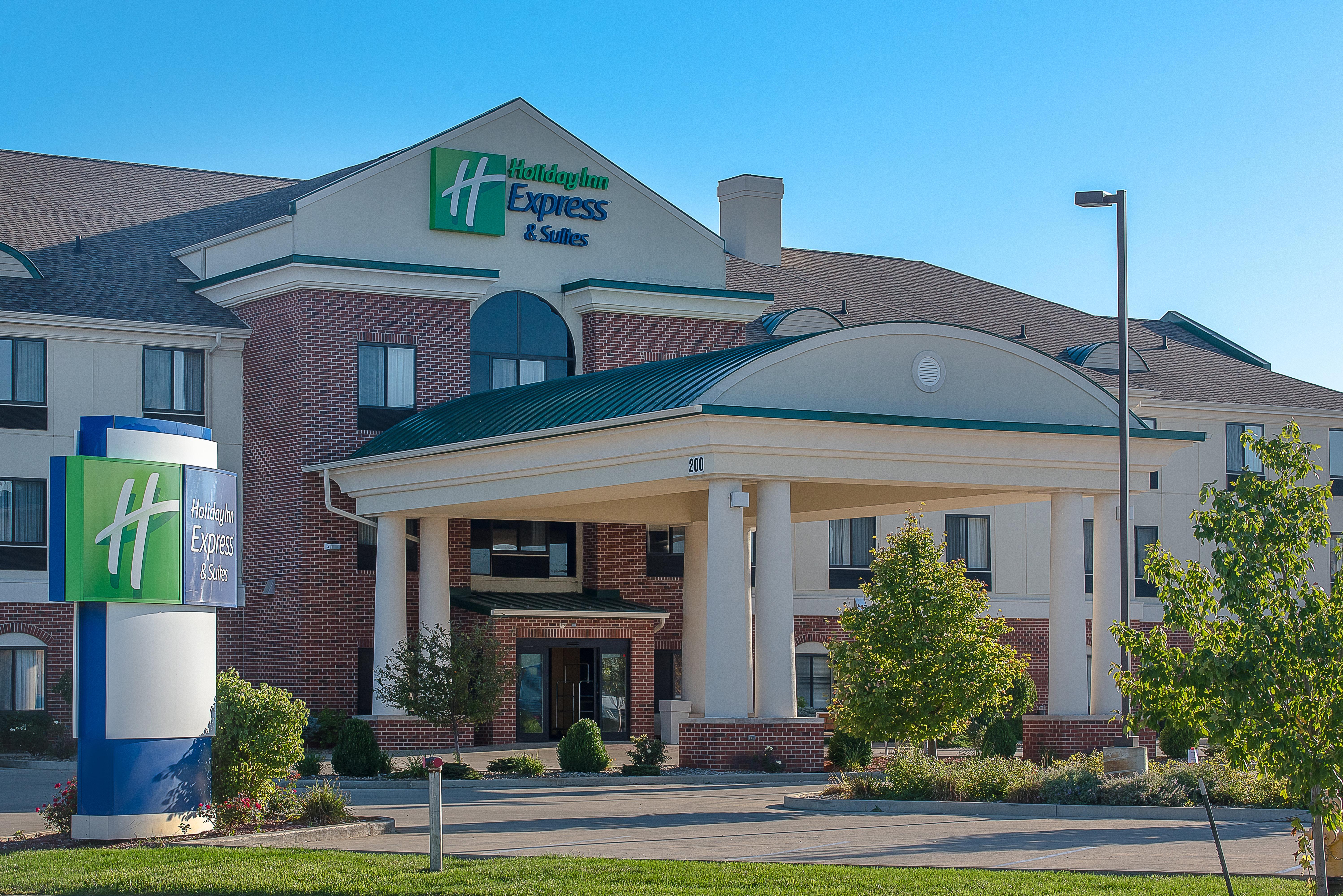 Holiday Inn Express And Suites Lafayette East By Ihg Bagian luar foto