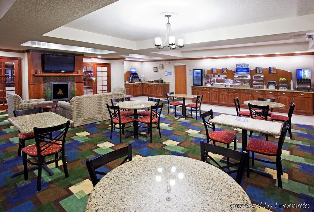 Holiday Inn Express And Suites Lafayette East By Ihg Bagian luar foto